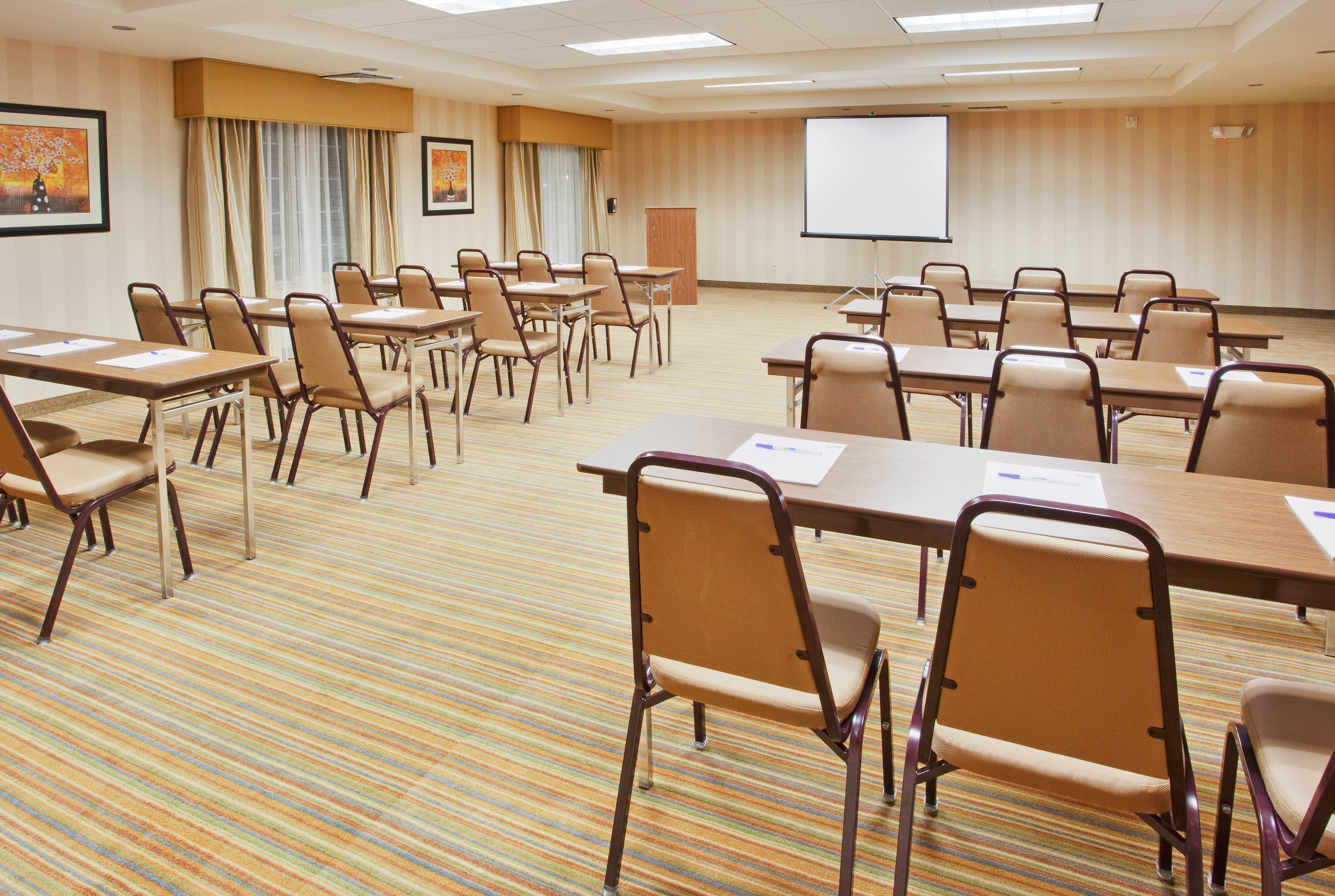 Holiday Inn Express Hotel & Suites Willows By Ihg Esterno foto