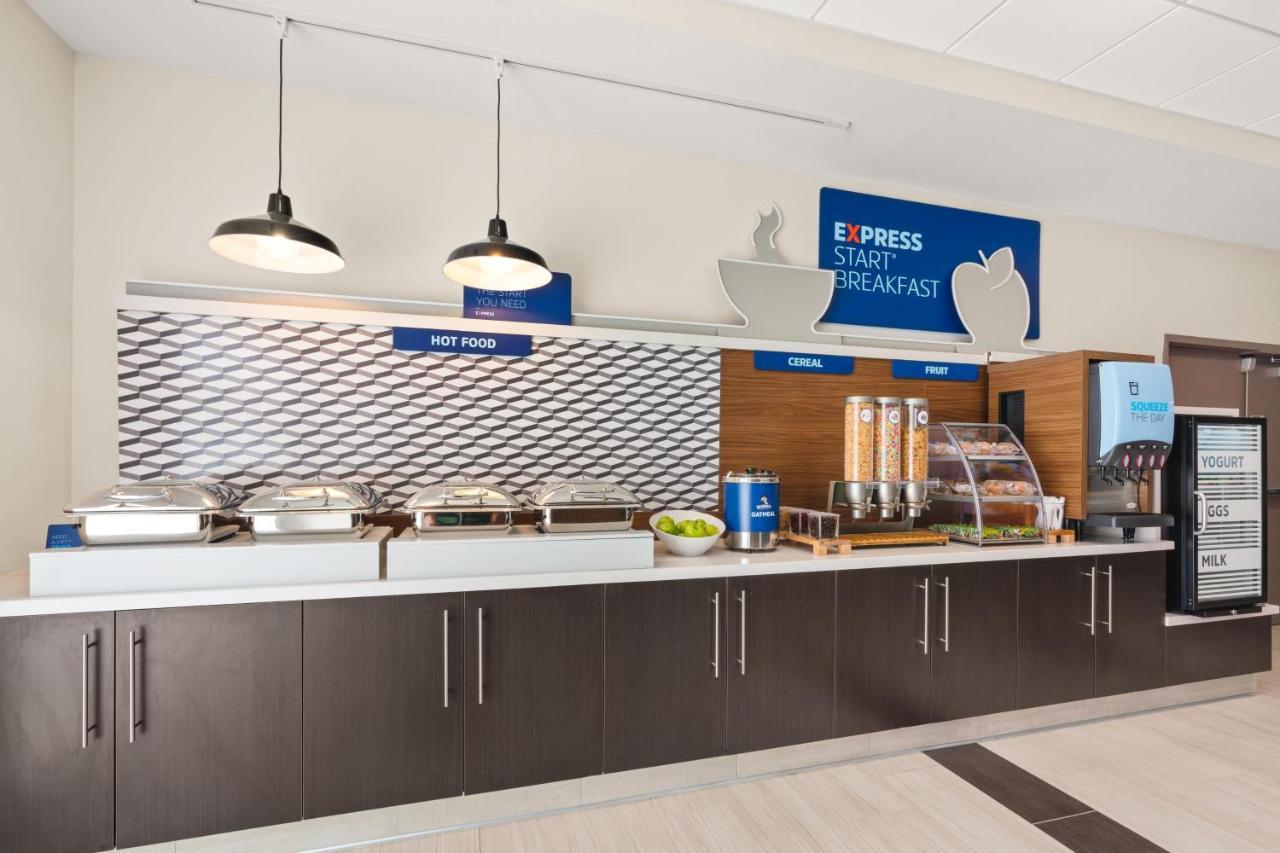 Holiday Inn Express Hotel & Suites Willows By Ihg Esterno foto