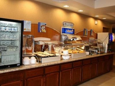 Holiday Inn Express Hotel & Suites Willows By Ihg Esterno foto